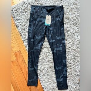 Women’s Prana camo Leggings